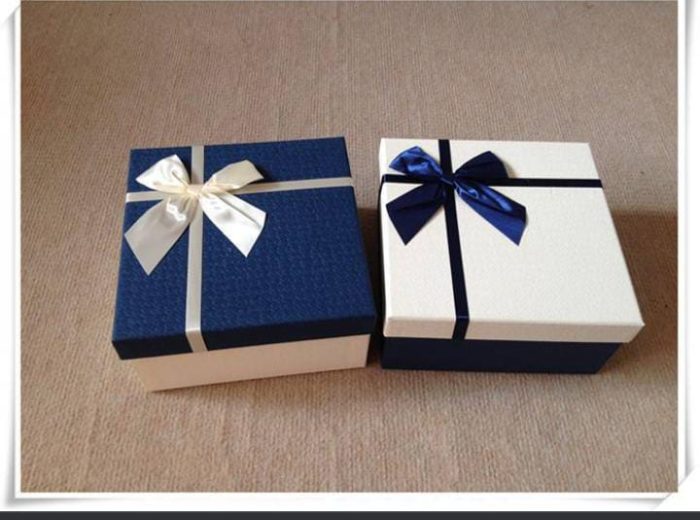 Gift box medium size